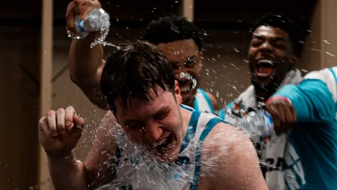 “齐沃周二将接任帕尔马教练一职，斯基拉曝球队备战开练”